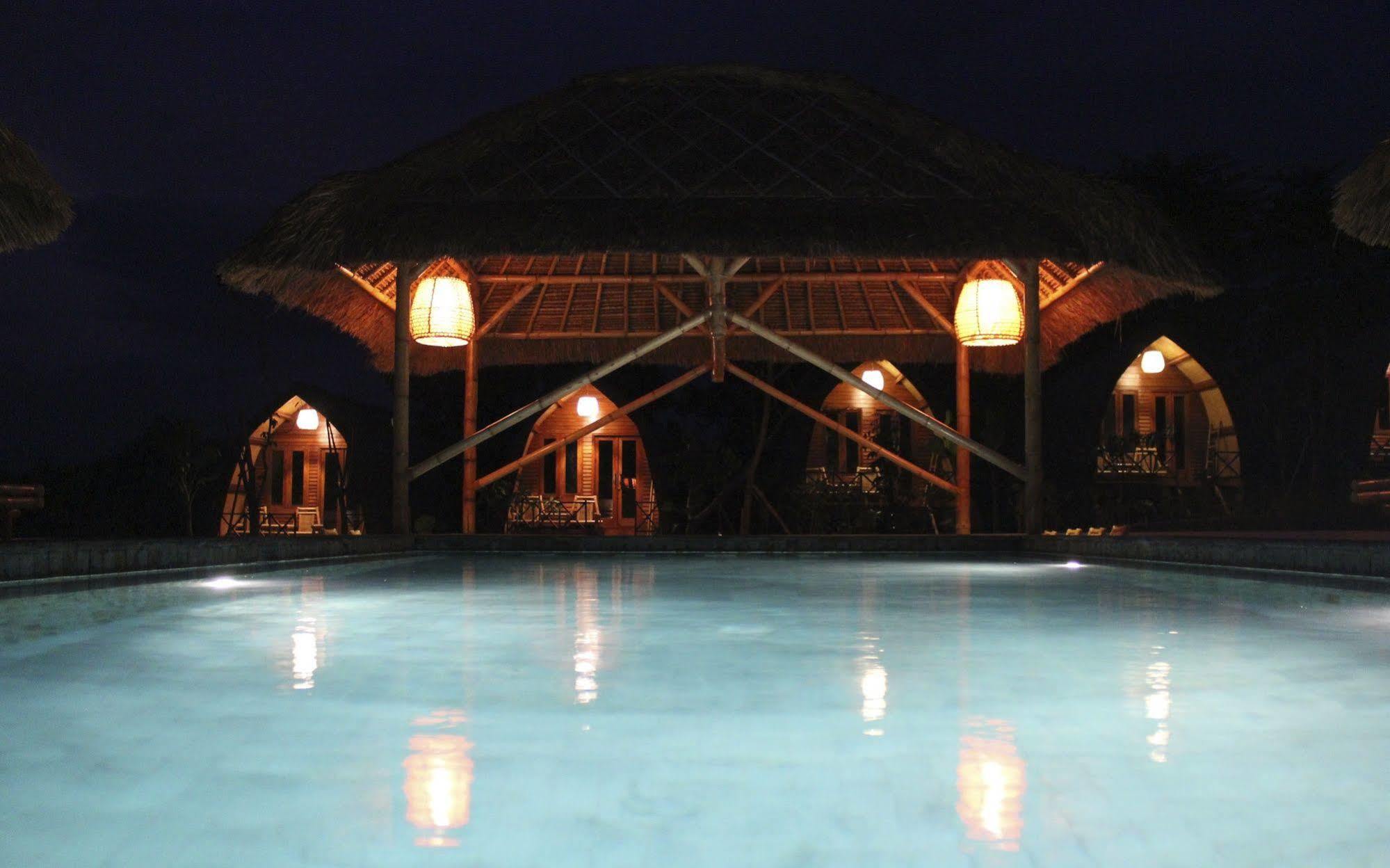 Hotel Ekas Breaks Zewnętrze zdjęcie